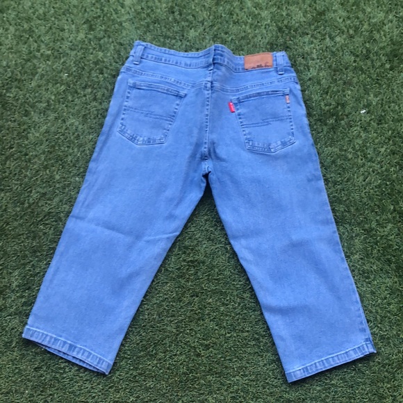 Denim capri 💙 - Picture 8 of 8